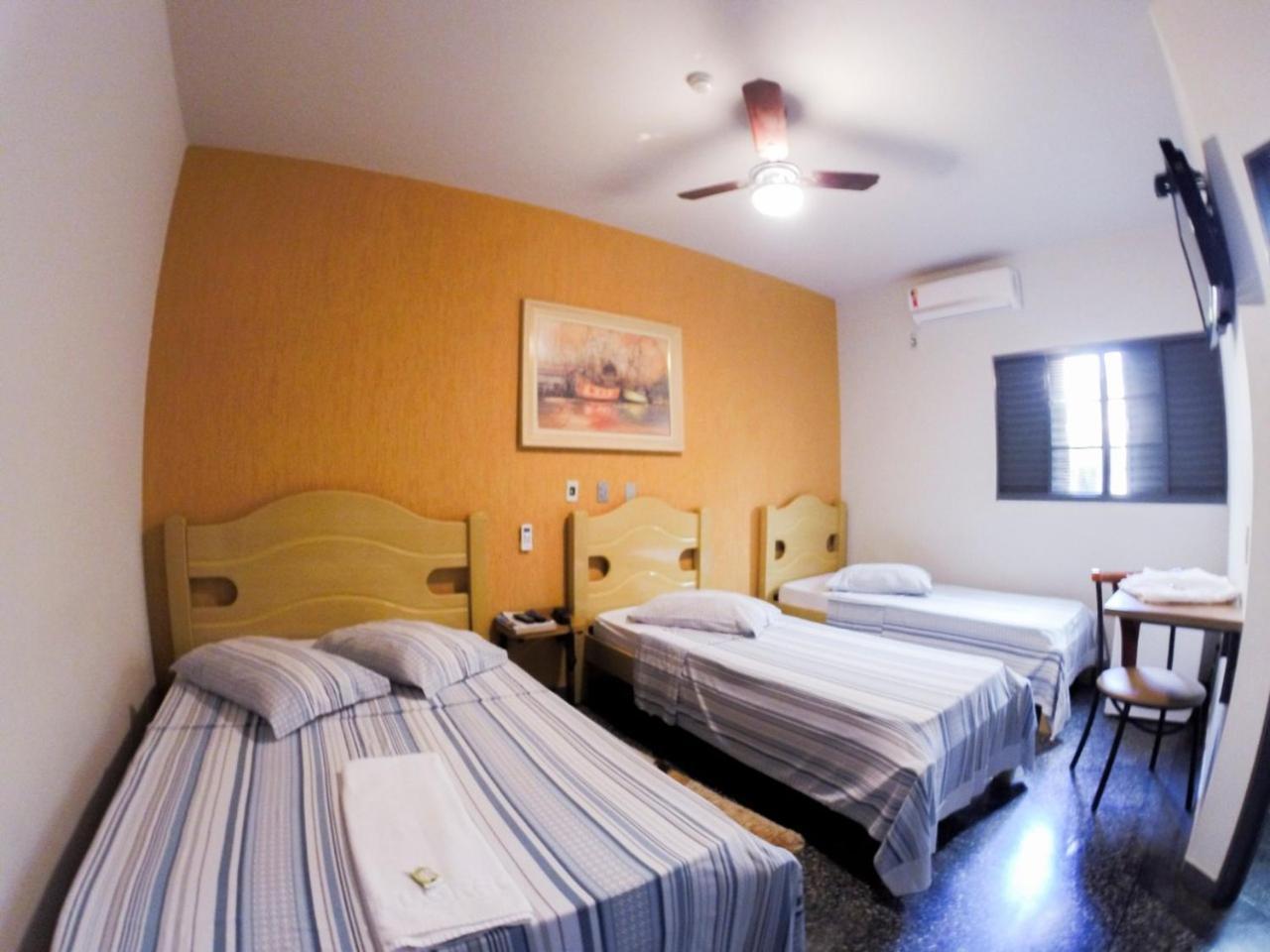 Hotel Graunas Сан-Карлус Экстерьер фото
